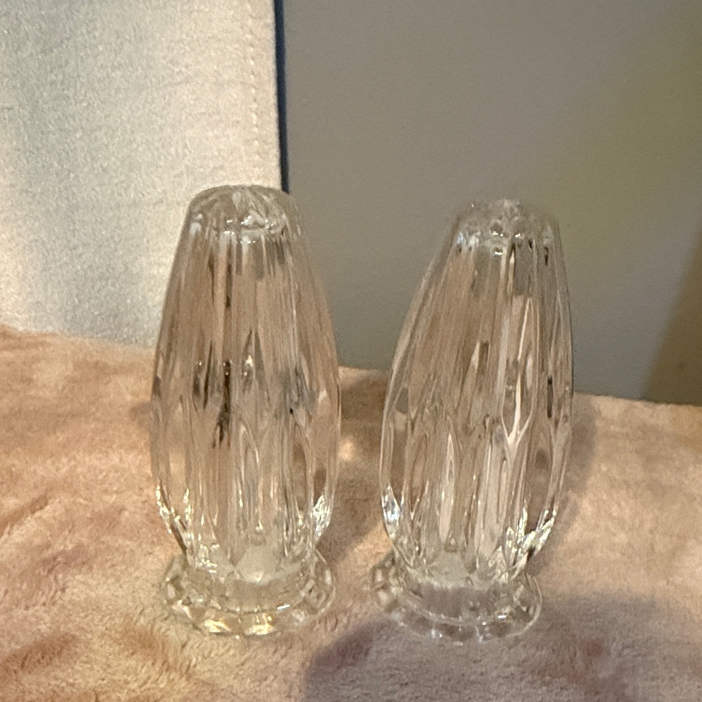Mikasa Park Lane Crystal Salt and Pepper Shakers - Clear